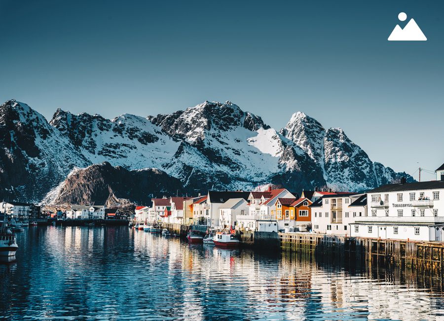 Cartes d'anniversaire pour les 30 ans avec un motif tableau noir et la photo d'une femme sur le devant.